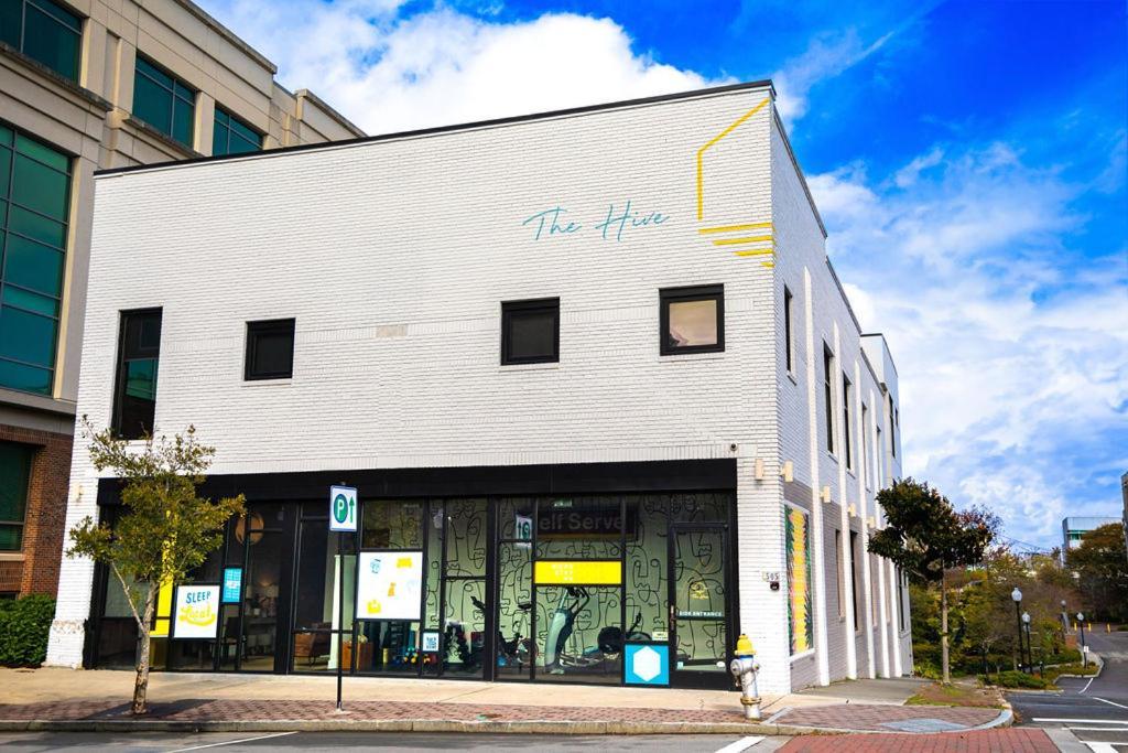 The Hive 302 King With Balcony Hotel Wilmington Exterior photo